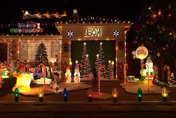 outdoor-christmas-yard-decoration-ideas-53_8 Открит Коледа двор декорация идеи