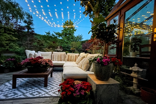 outdoor-patio-lighting-ideas-pictures-58_12 Открит вътрешен двор осветление идеи снимки