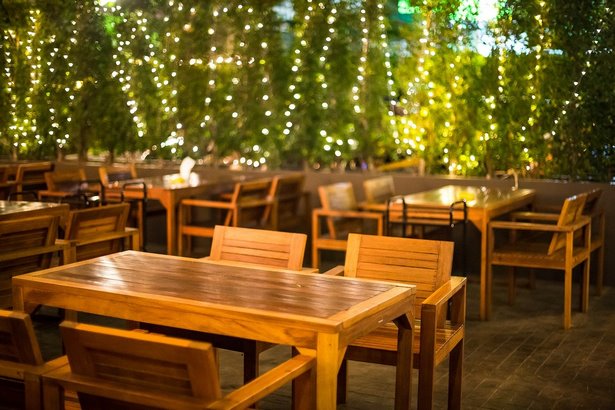 outdoor-restaurant-lighting-ideas-59 Идеи за външно ресторантско осветление
