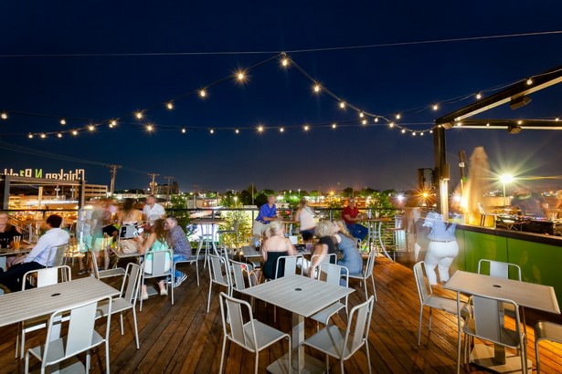 outdoor-restaurant-lighting-ideas-59_18 Идеи за външно ресторантско осветление