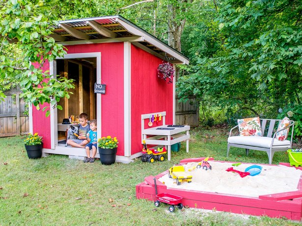 simple-backyard-playhouse-56_8 Прост двор къща за игра