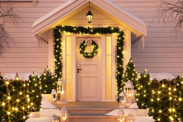 tasteful-outdoor-christmas-light-decorating-ideas-68_15 Вкусни идеи за декориране на открито коледна светлина