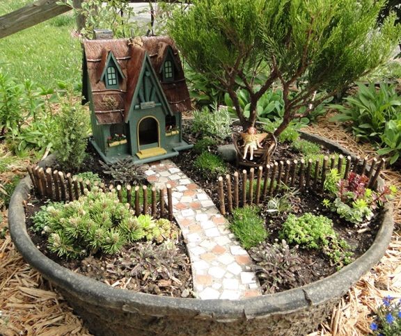 Снимки на миниатюрна градина