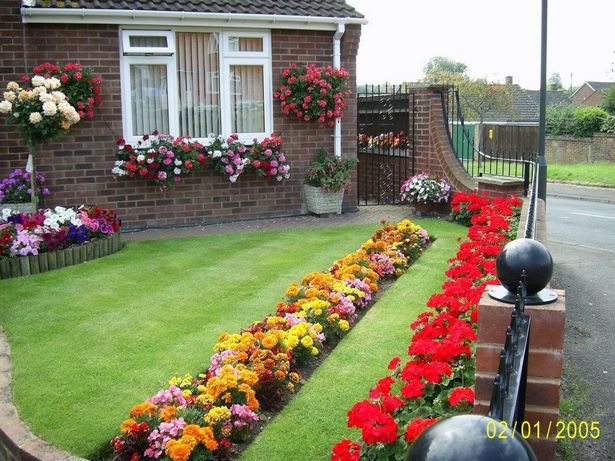 colorful-landscaping-ideas-for-front-yard-45_17 Цветни идеи за озеленяване за предния двор