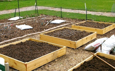 diy-raised-garden-beds-cheap-81_9 Направи Си Сам повдигнати градински легла евтини
