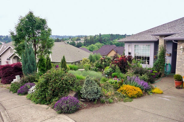 easy-landscaping-for-front-of-house-42_12 Лесно озеленяване за предната част на къщата