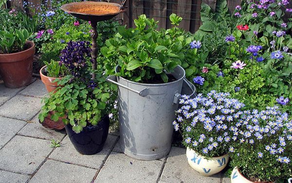 garden-containers-pots-and-planters-64_3 Градински контейнери саксии и саксии