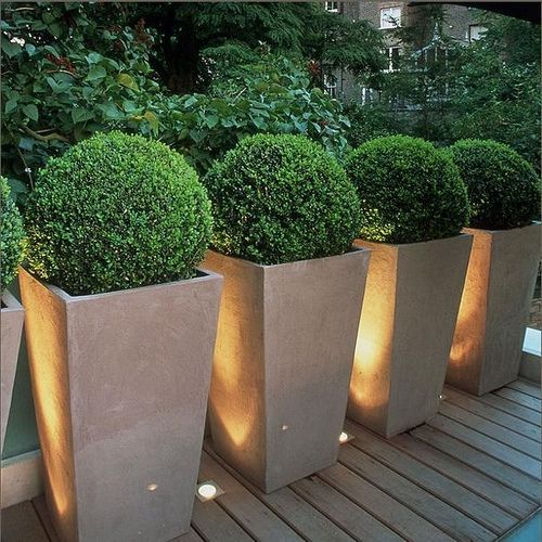 outdoor-planters-with-flowers-35 Външни саксии с цветя