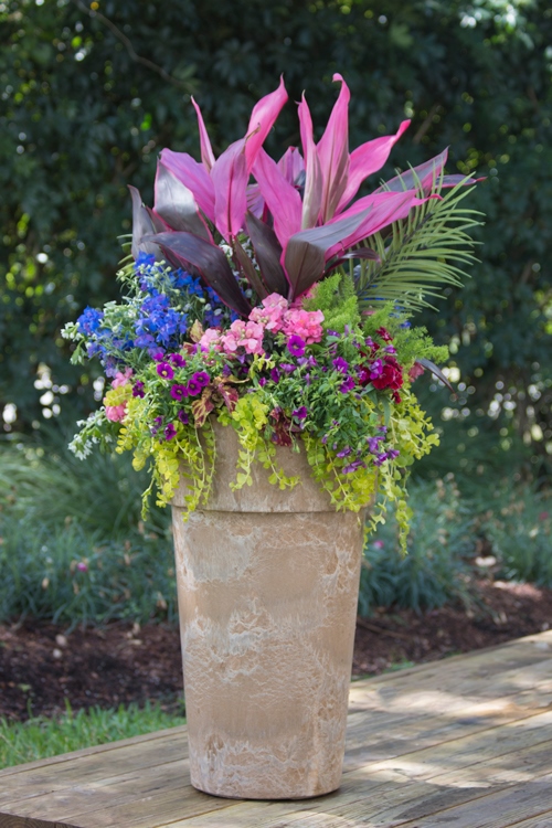 outdoor-potted-flower-arrangement-ideas-02_19 Открит саксийни идеи за цветя