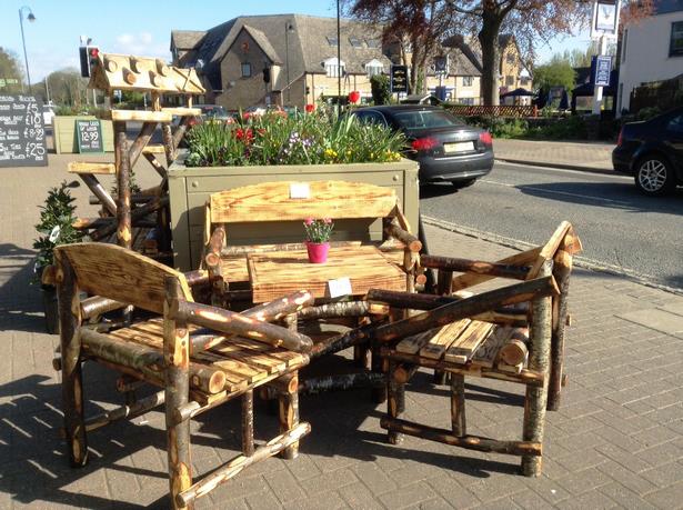 rustic-outdoor-furniture-ideas-86_10 Идеи за рустикални градински мебели