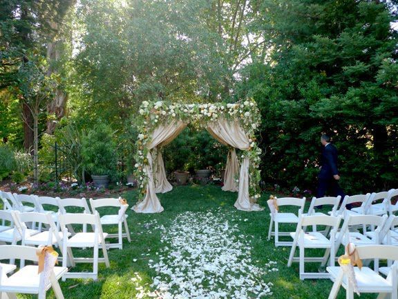 small-backyard-wedding-ideas-48_5 Идеи за малка сватба в задния двор