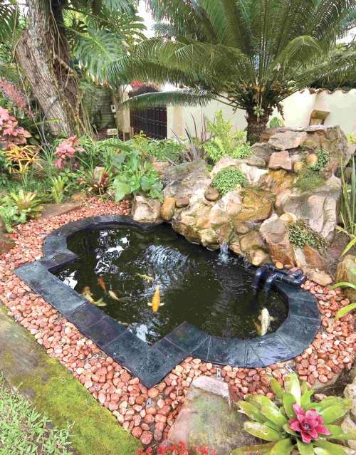 small-garden-pond-designs-81_18 Малък градински дизайн на езерце