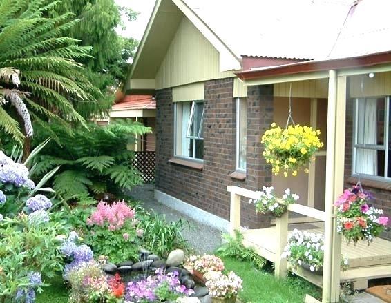 small-townhouse-front-yard-landscaping-33_17 Малка градска къща преден двор озеленяване