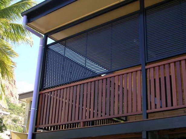 apartment-balcony-privacy-screen-ideas-47_7 Апартамент балкон идеи за Екран за поверителност
