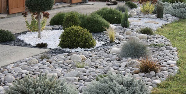 backyard-stone-landscaping-25_16 Двор камък озеленяване