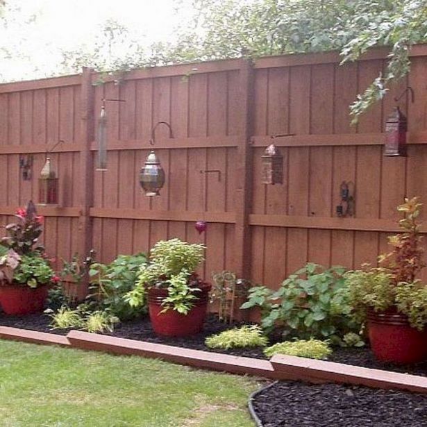 backyard-wooden-fence-decorating-ideas-43_2 Заден двор дървена ограда декоративни идеи