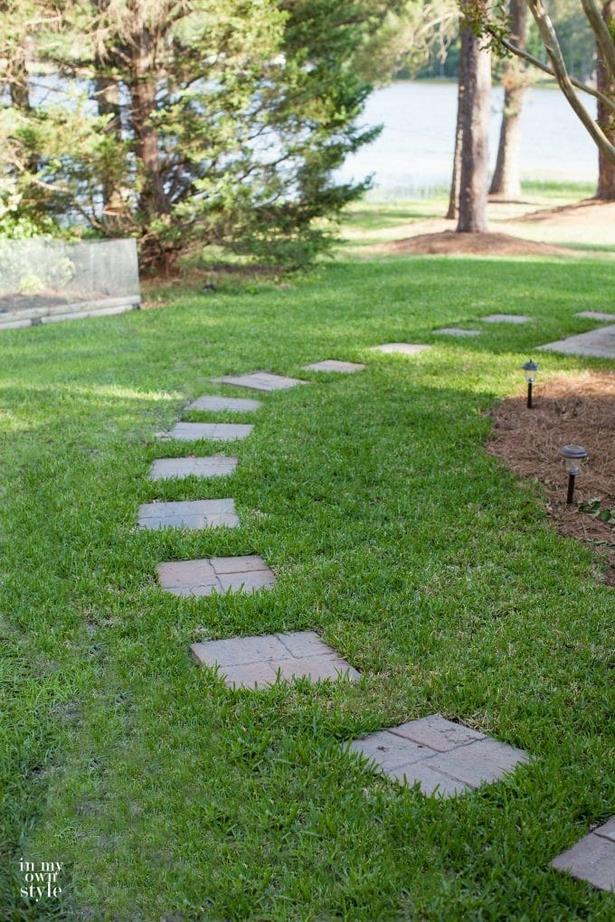 creating-a-garden-path-with-pavers-76_2 Създаване на градинска пътека с павета