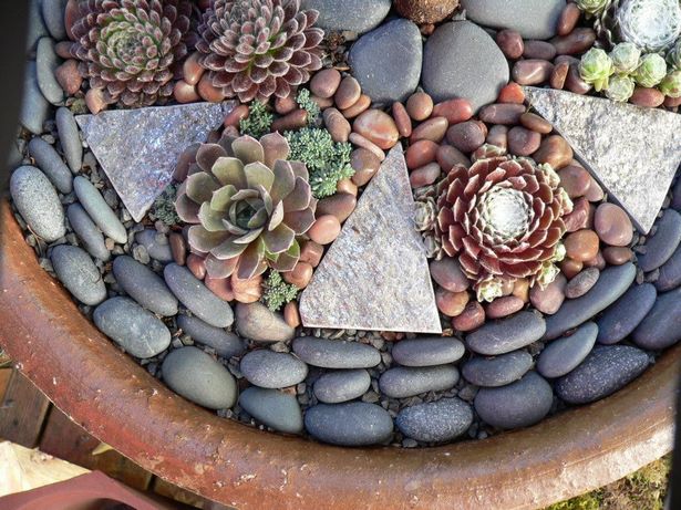 decorating-garden-with-pebbles-86_2 Декориране на градината с камъчета
