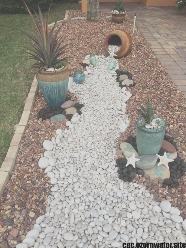 front-yard-landscaping-ideas-using-rocks-81_10 Идеи за озеленяване на предния двор, използващи скали