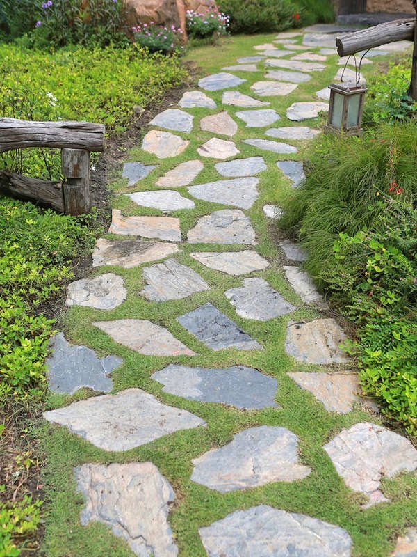 garden-stepping-stones-design-ideas-48 Градински стъпала дизайнерски идеи