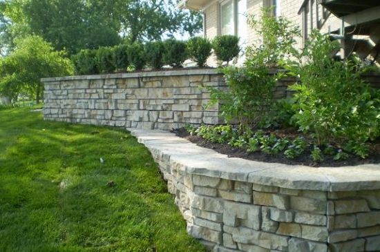 landscaping-ideas-with-stone-retaining-walls-17_13 Идеи за озеленяване с каменни подпорни стени