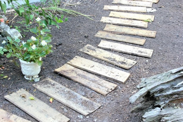 pallet-wood-garden-walkway-33_10 Палетна дървена градинска пътека
