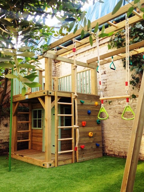 diy-backyard-playhouse-86_9 Направи Си Сам