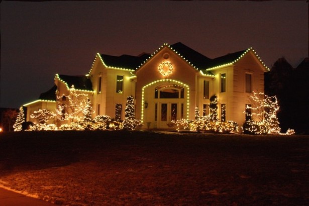 elegant-outdoor-christmas-lights-88_16 Елегантни външни коледни светлини