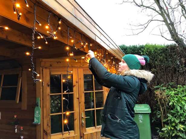 ideas-for-hanging-christmas-lights-outside-96_11 Идеи за окачване на коледни светлини навън