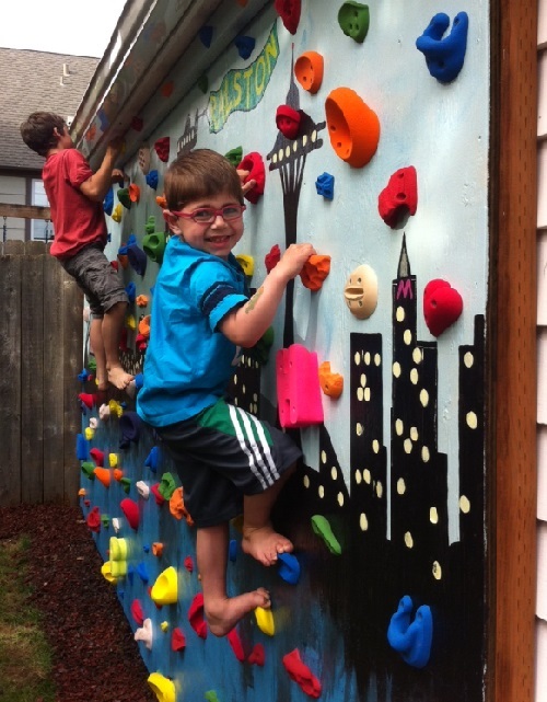 kids-backyard-climbing-wall-52 Детска стена за катерене в задния двор