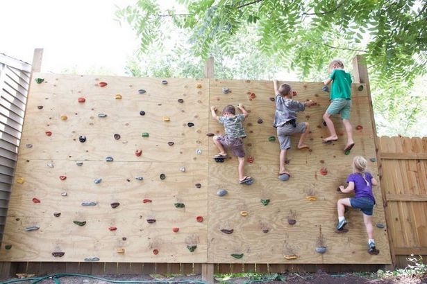 kids-backyard-climbing-wall-52_2 Детска стена за катерене в задния двор