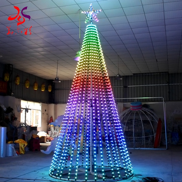 large-outdoor-christmas-tree-lights-57_5 Големи открито коледно дърво светлини