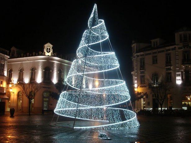 large-outdoor-christmas-tree-lights-57_7 Големи открито коледно дърво светлини