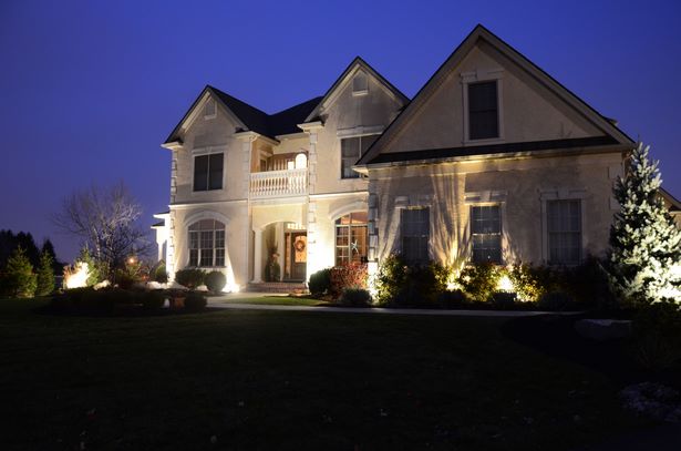 outdoor-house-spotlights-34_17 Външни Прожектори къща