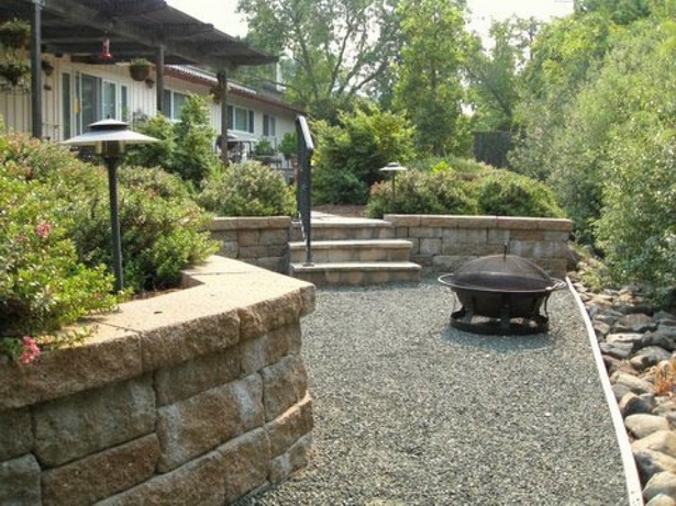 affordable-backyard-landscaping-ideas-30_14 Достъпни идеи за озеленяване на задния двор