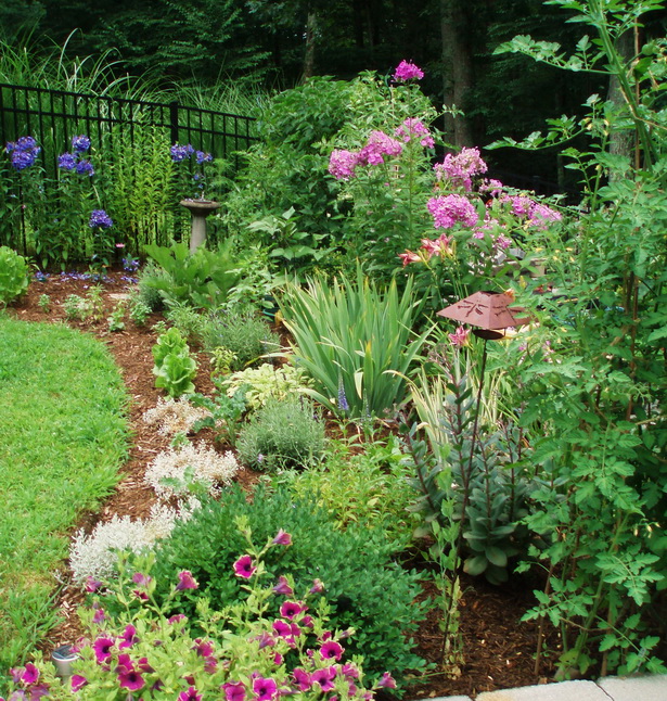 backyard-border-landscaping-ideas-41_15 Идеи за озеленяване на задния двор