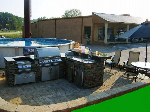 Дизайн на задния двор с басейн и външна кухня