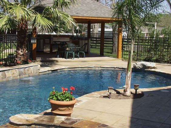 backyard-designs-with-pool-and-outdoor-kitchen-06_12 Дизайн на задния двор с басейн и външна кухня