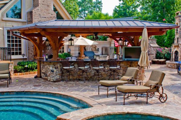 backyard-designs-with-pool-and-outdoor-kitchen-06_14 Дизайн на задния двор с басейн и външна кухня