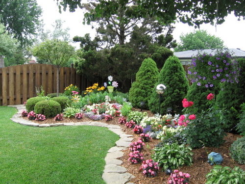 backyard-flower-bed-designs-89 Дизайн на цветни лехи в задния двор
