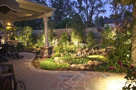 backyard-landscape-lighting-45_17 Заден двор пейзаж осветление