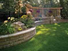 backyard-landscaping-ideas-with-retaining-walls-68_17 Идеи за озеленяване на задния двор с подпорни стени