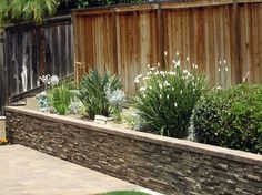 backyard-planters-ideas-78 Идеи за саксии за задния двор