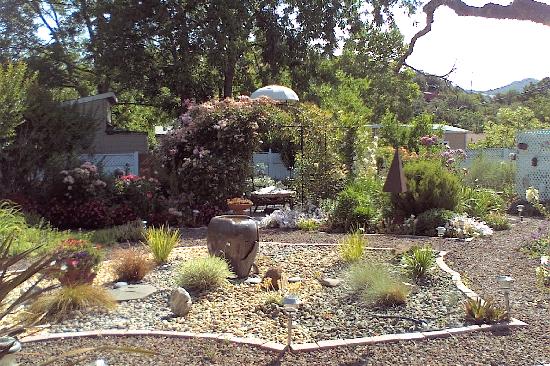 backyard-rock-garden-25_2 Скална градина