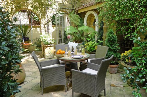 beautiful-patio-gardens-64_9 Красиви двор градини
