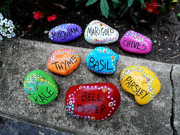 colored-rocks-for-garden-36_10 Цветни камъни за градината