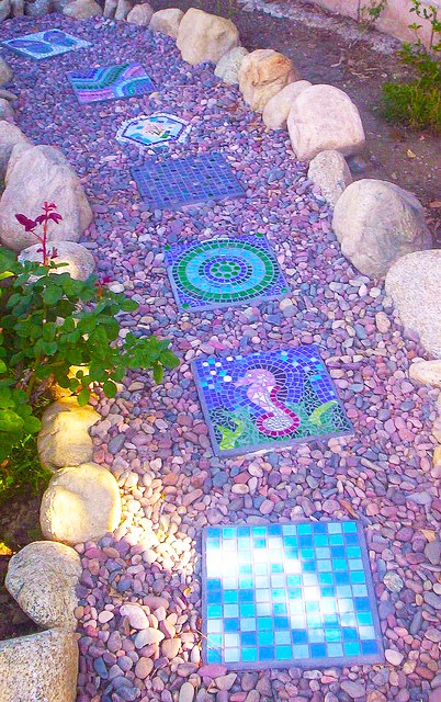 colored-rocks-for-garden-36_4 Цветни камъни за градината