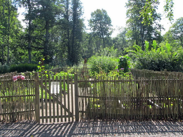 cottage-garden-fence-ideas-58_18 Вила градина ограда идеи