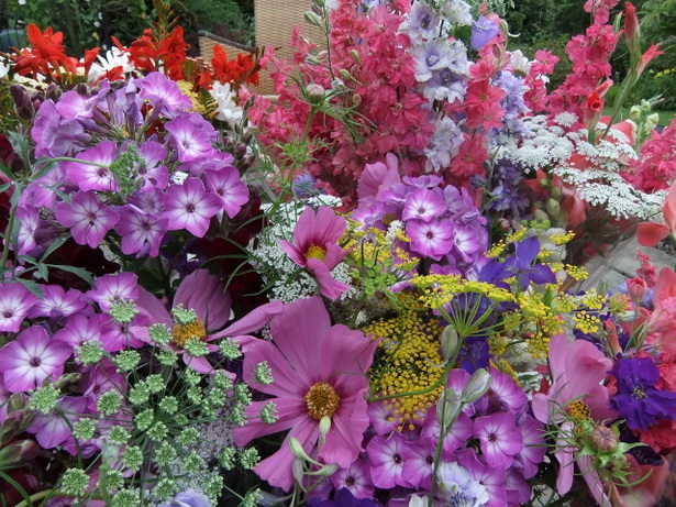 cottage-garden-flower-arrangements-63_14 Вила градински цветни аранжировки