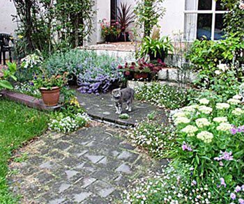 cottage-garden-patio-08_13 Вила градина вътрешен двор